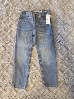 OshKosh Bgosh Kids Light Wash Super Skinny Jeans, 5T NWT